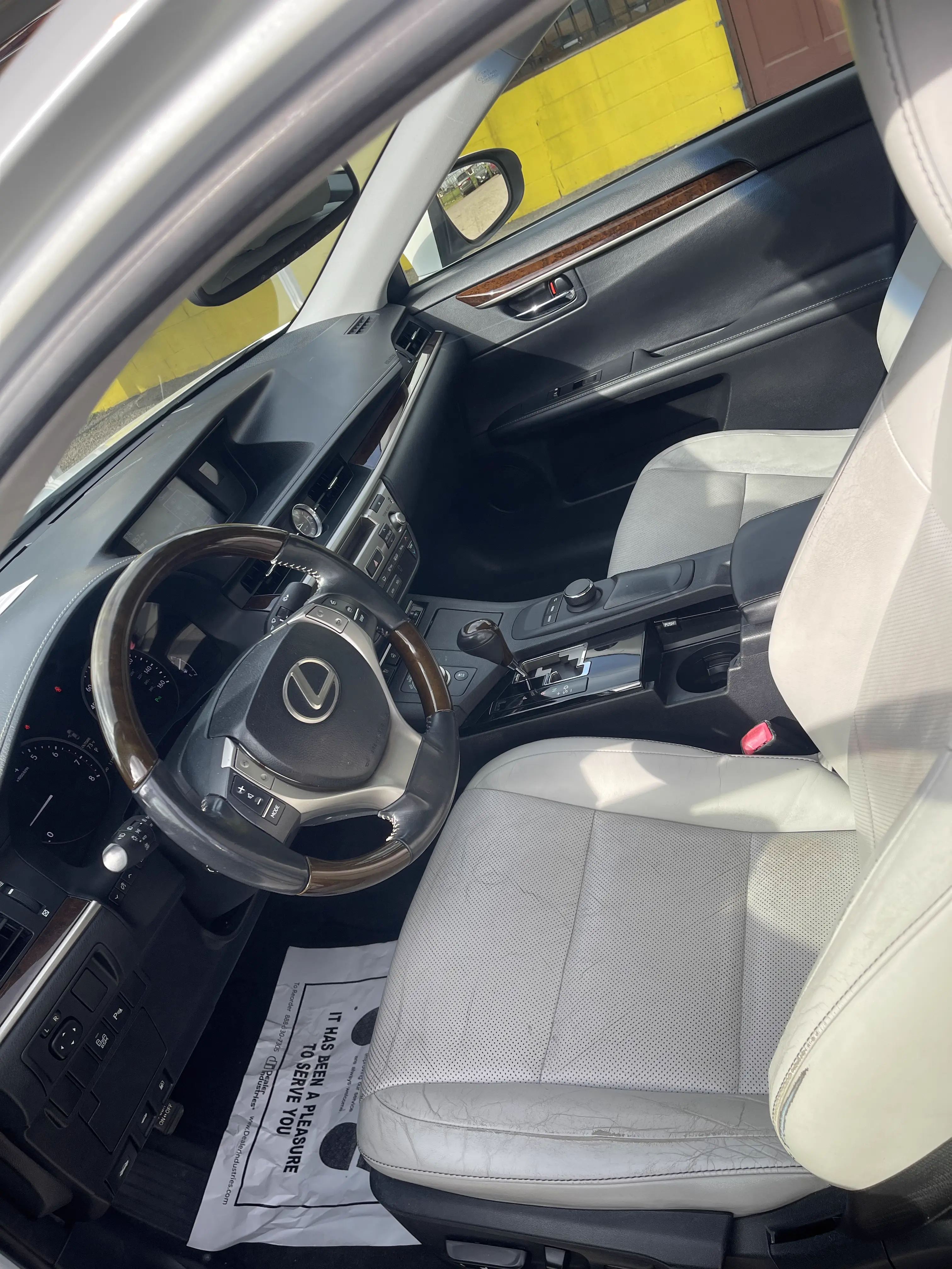 2013 Lexus ES 350 — photo 7 of 8