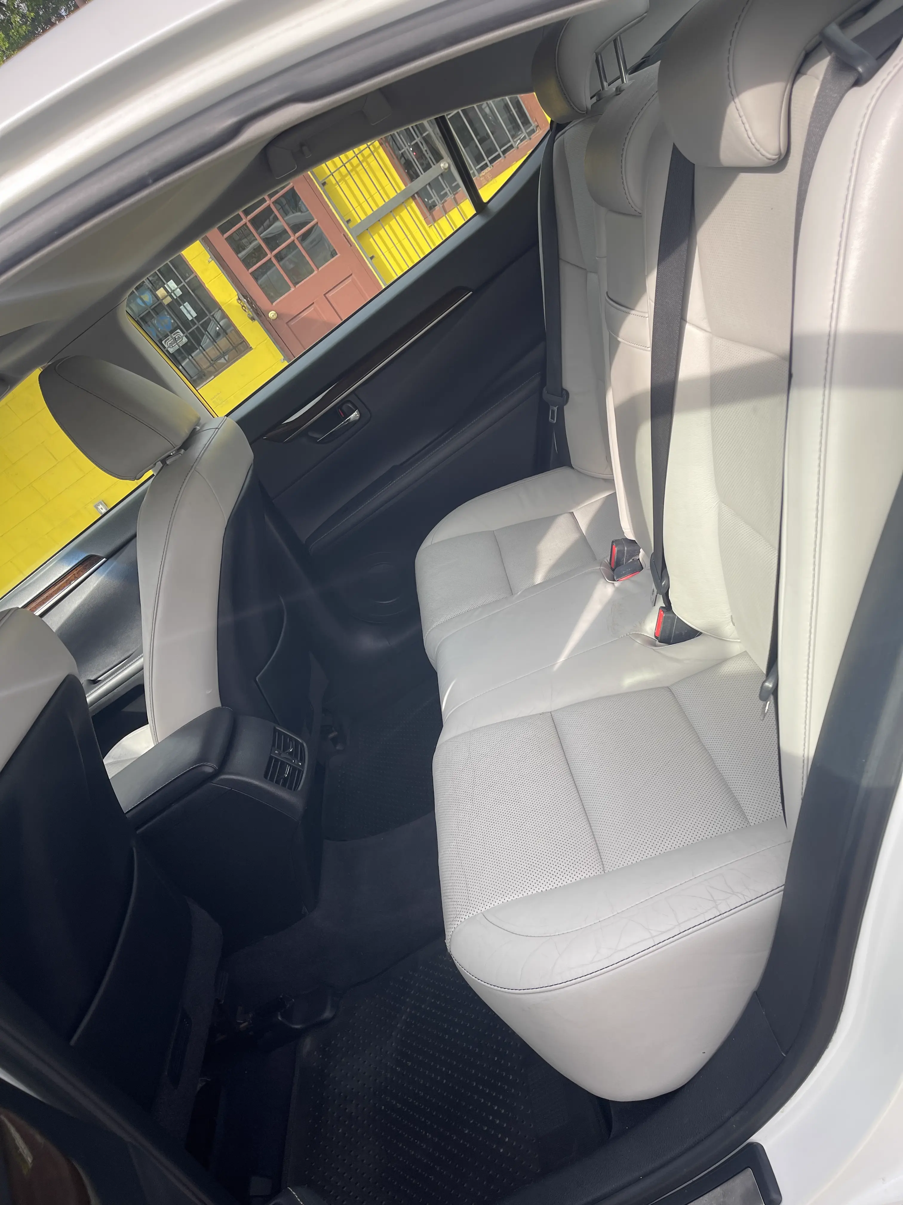 2013 Lexus ES 350 — photo 8 of 8