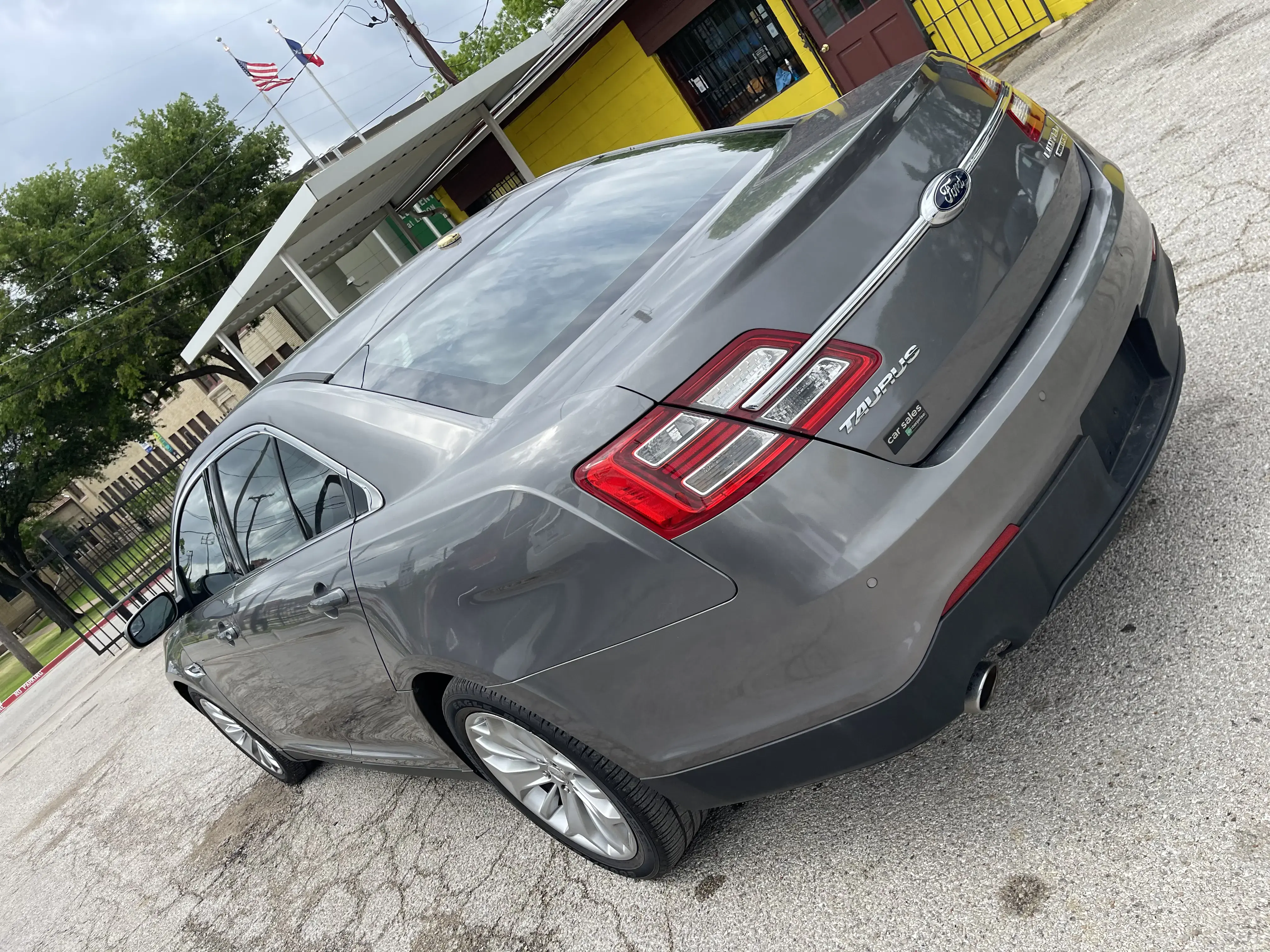 2014 Ford Taurus — photo 5 of 9