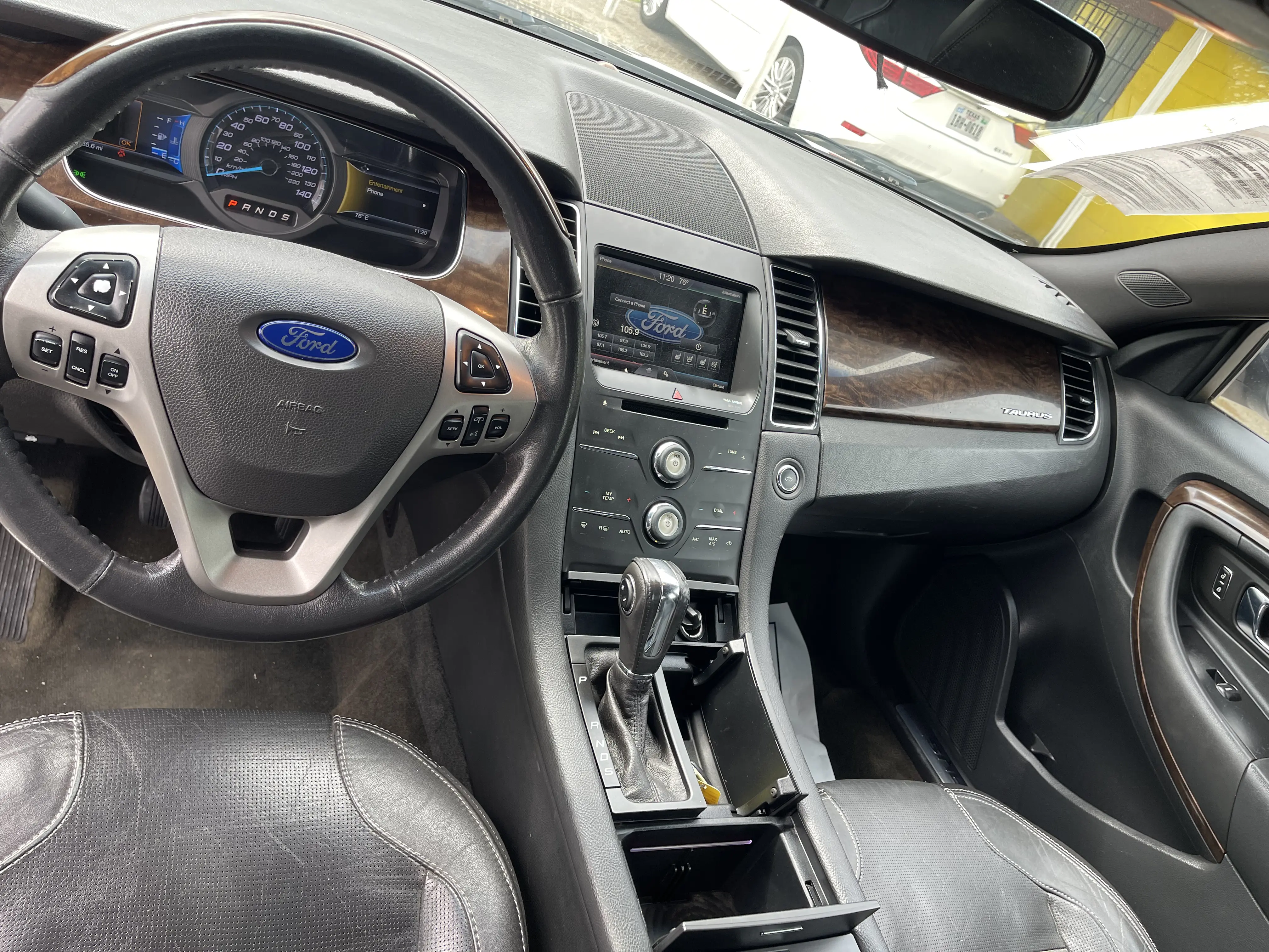 2014 Ford Taurus — photo 6 of 9