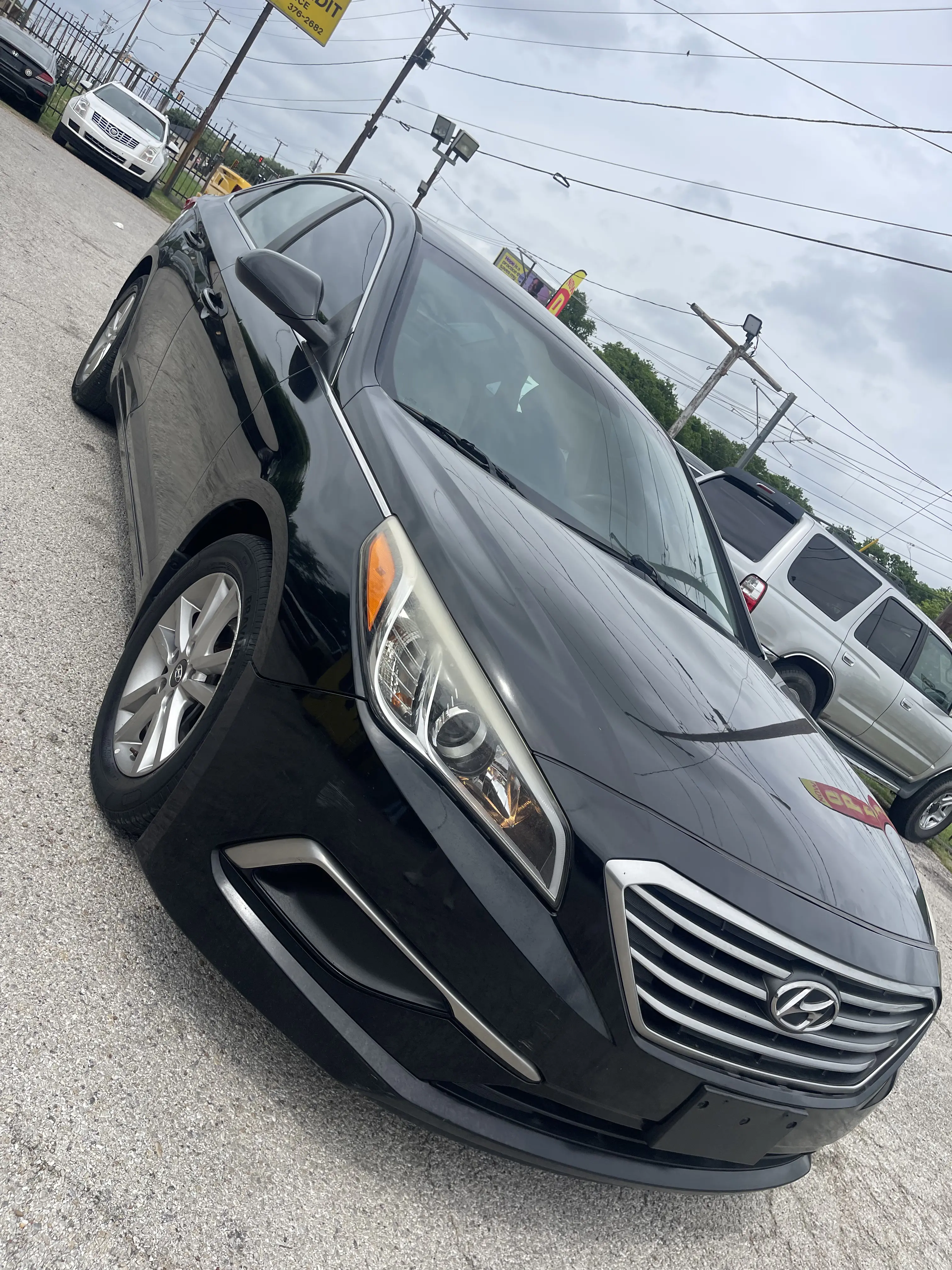 2017 Hyundai Sonata — photo 3 of 8