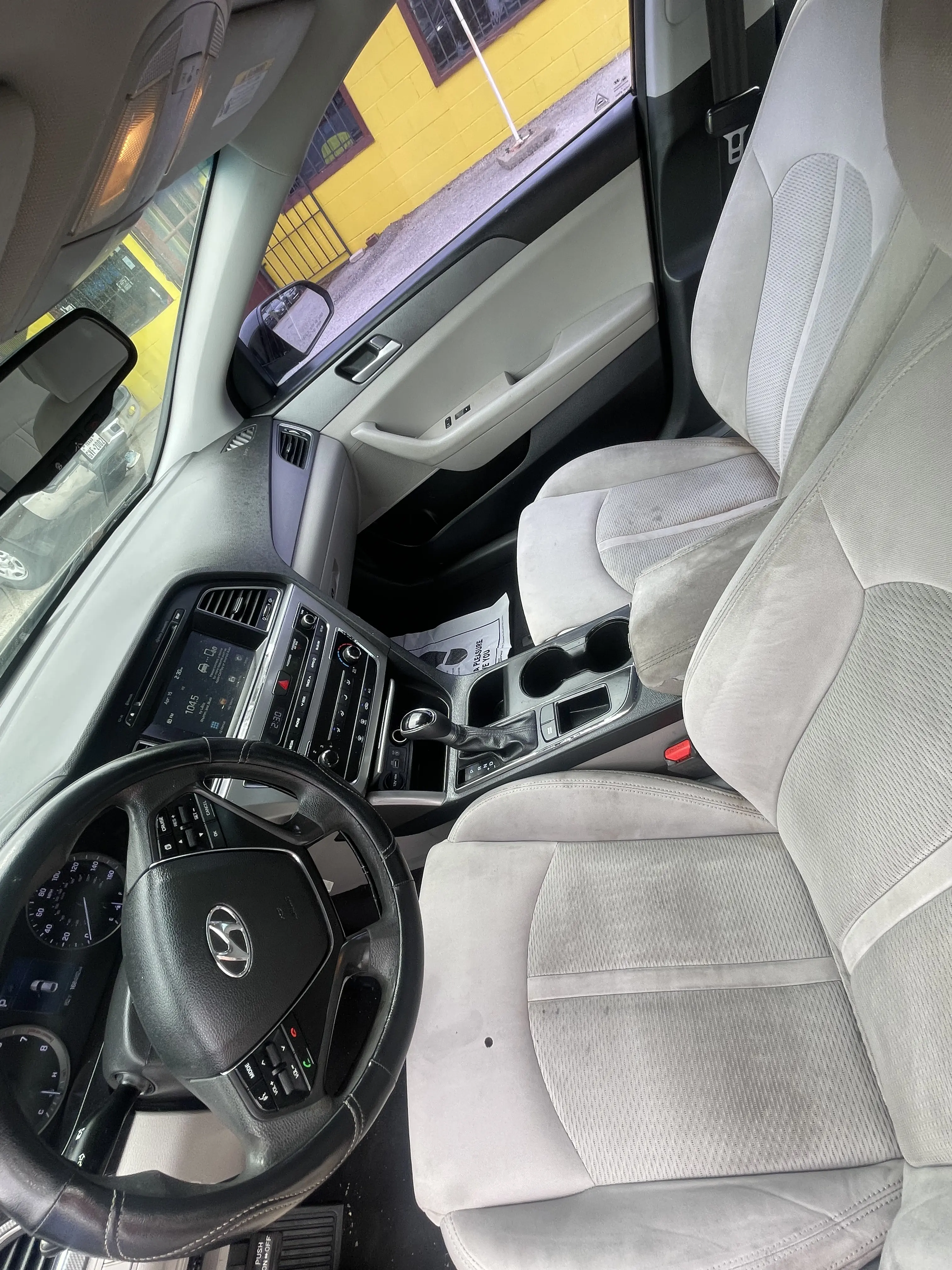 2017 Hyundai Sonata — photo 8 of 8