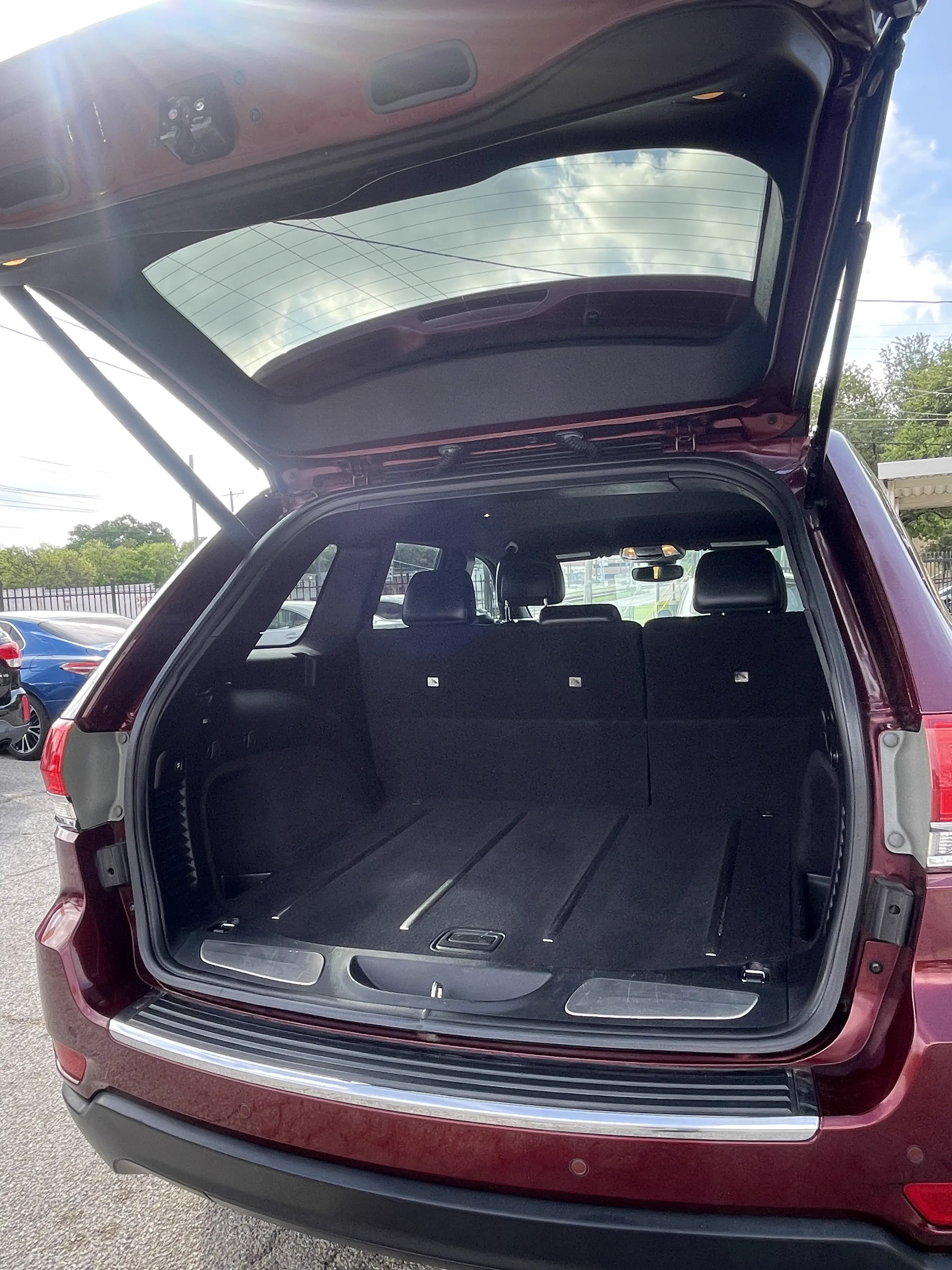 2017 Jeep Grand Cherokee — photo 6 of 12