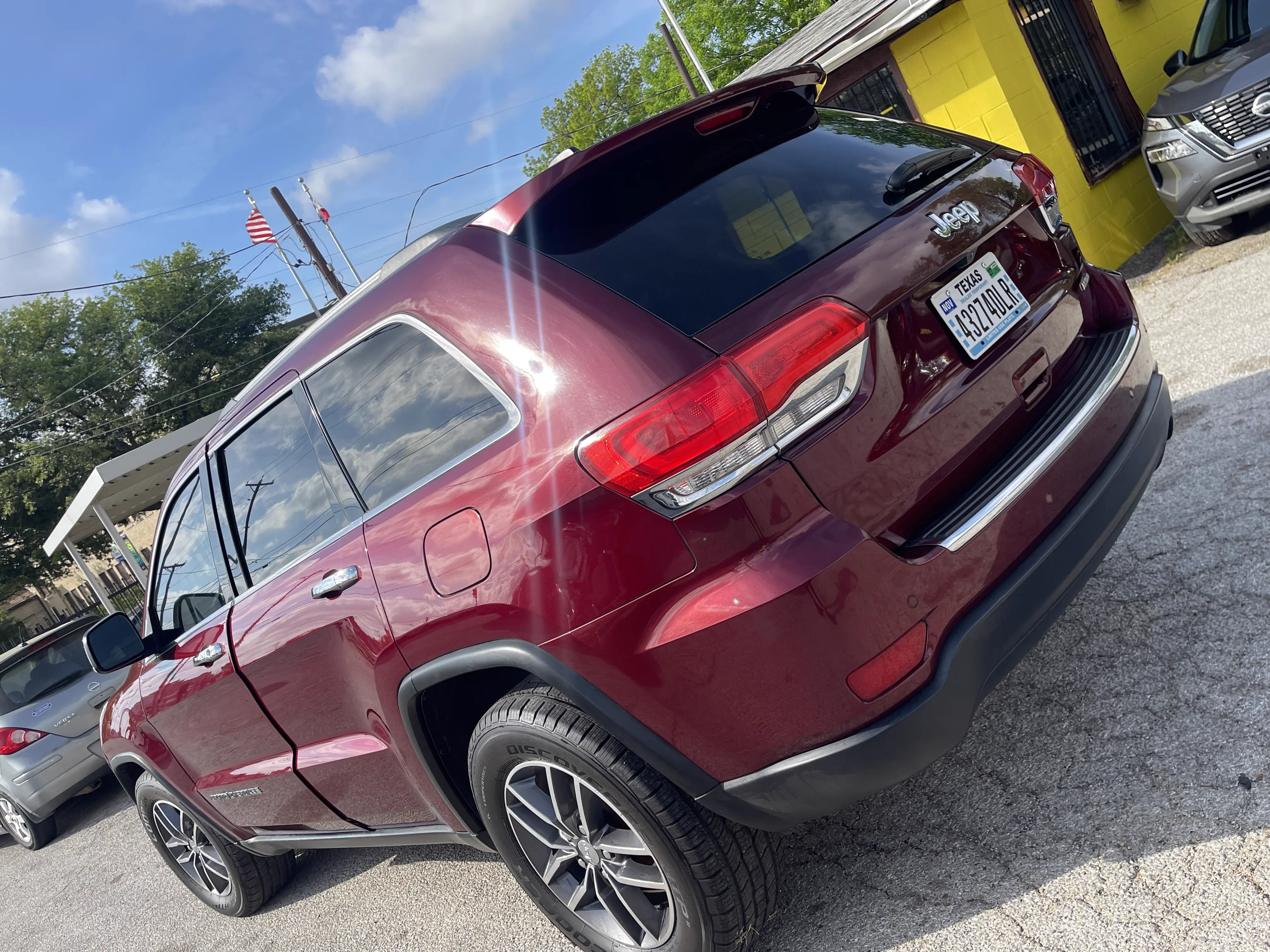 2017 Jeep Grand Cherokee — photo 8 of 12