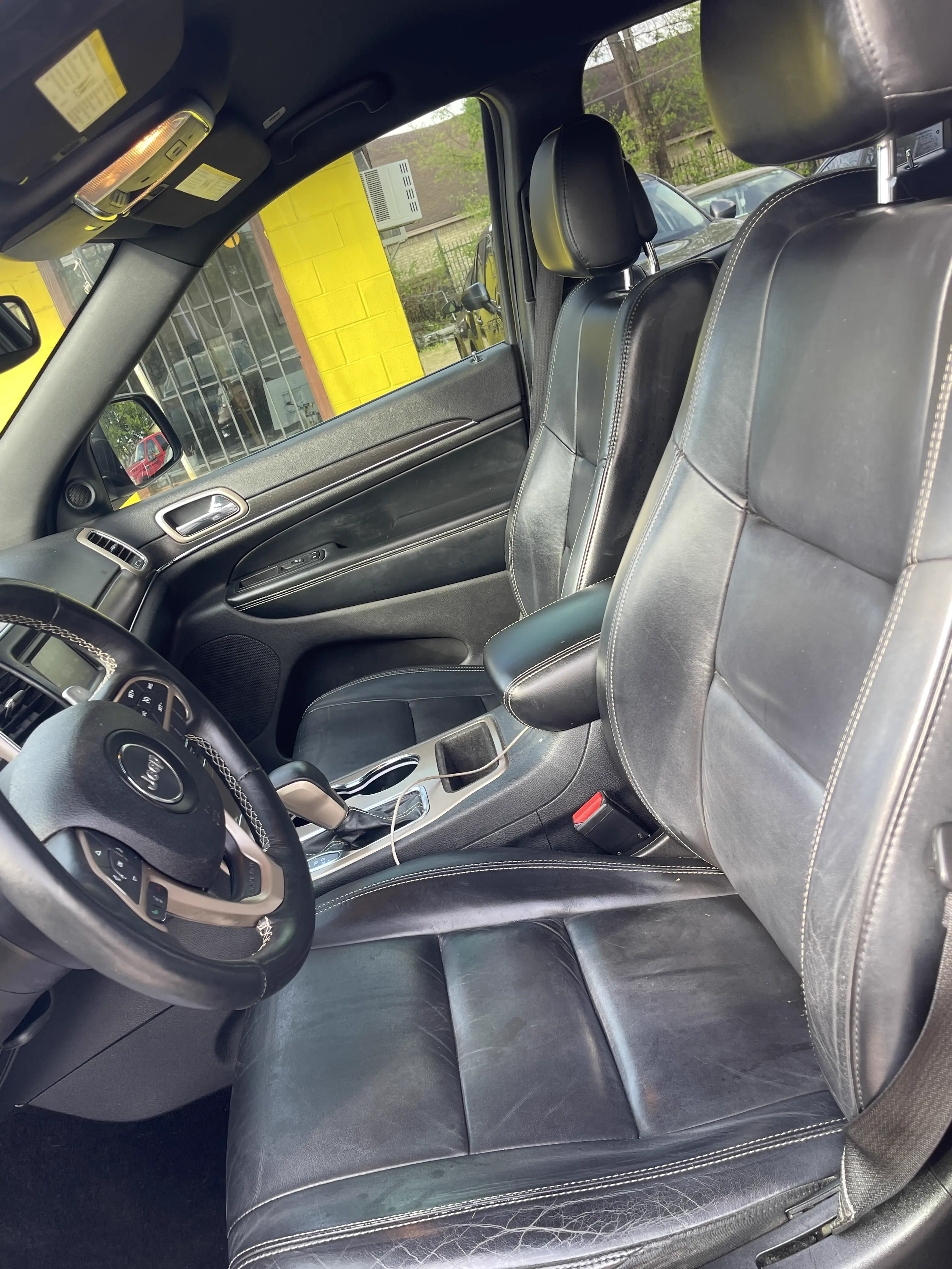 2017 Jeep Grand Cherokee — photo 10 of 12