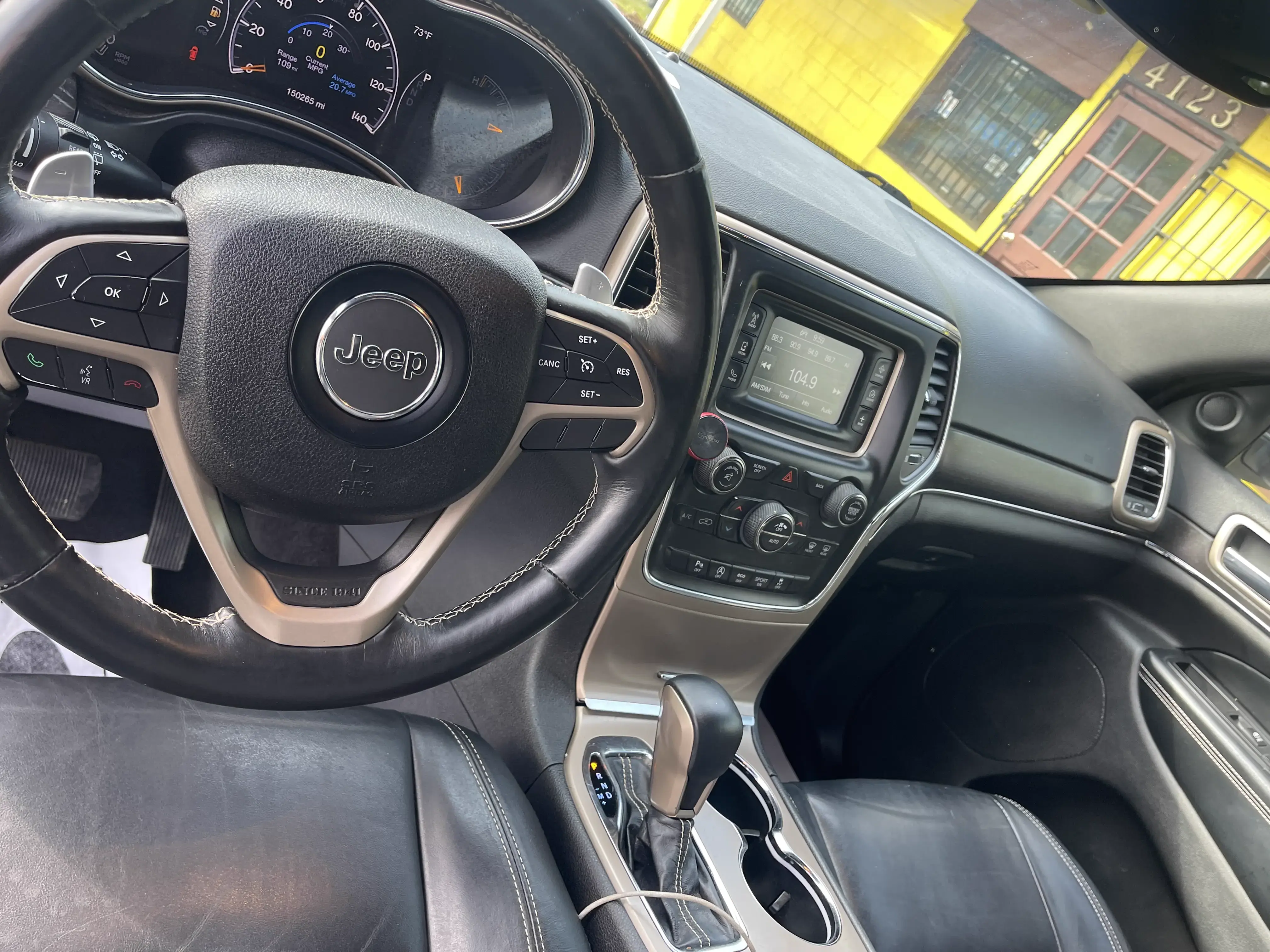 2017 Jeep Grand Cherokee — photo 11 of 12