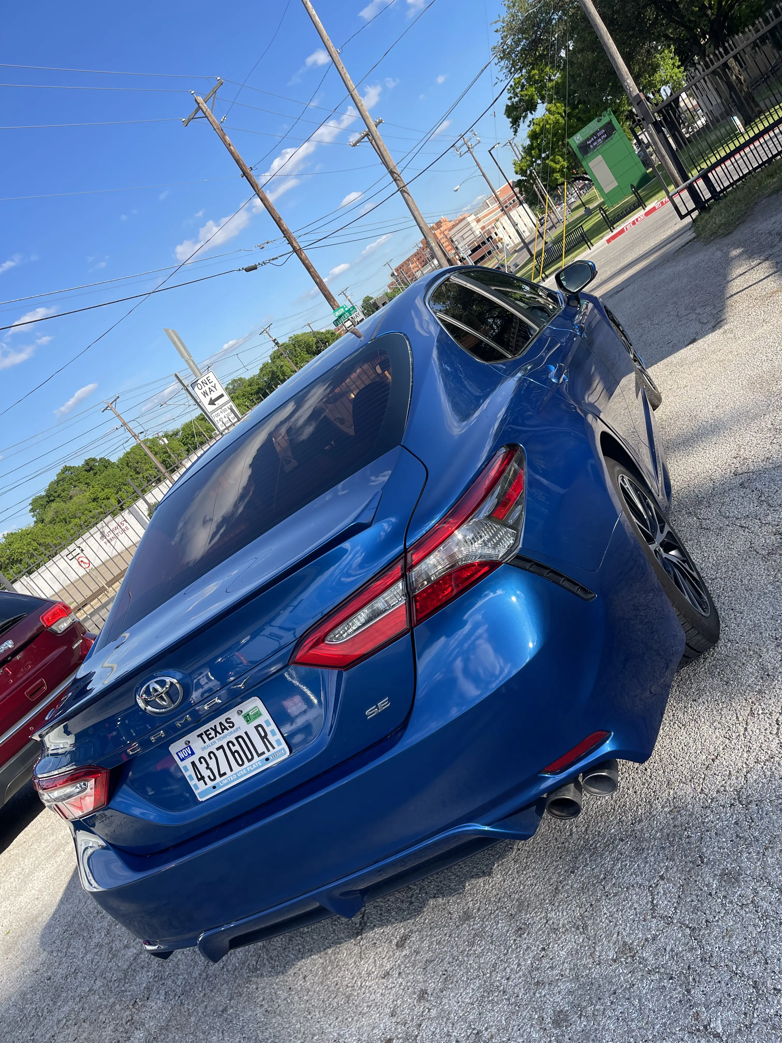 2018 Toyota Camry — photo 6 of 9
