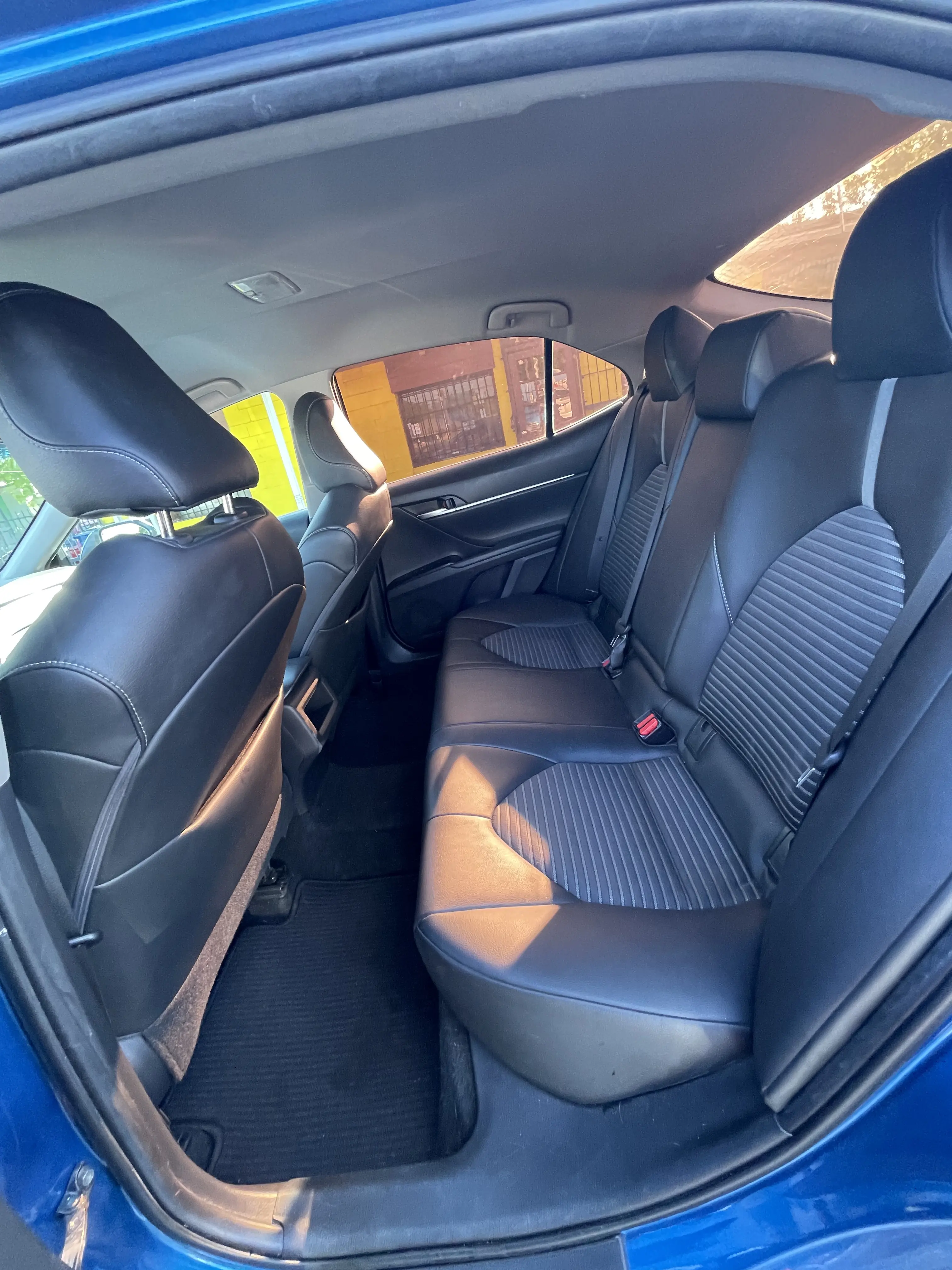 2018 Toyota Camry — photo 8 of 9
