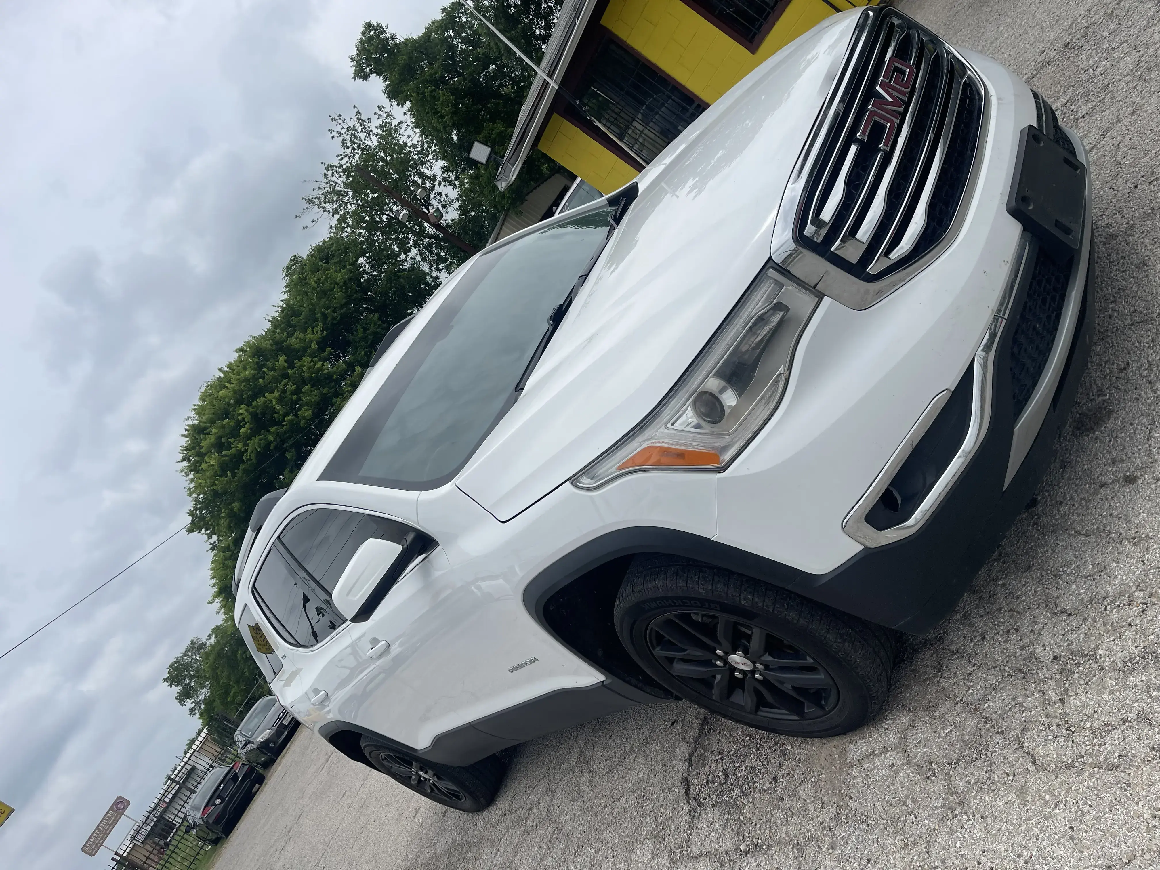 2019 GMC Acadia — photo 3 of 8