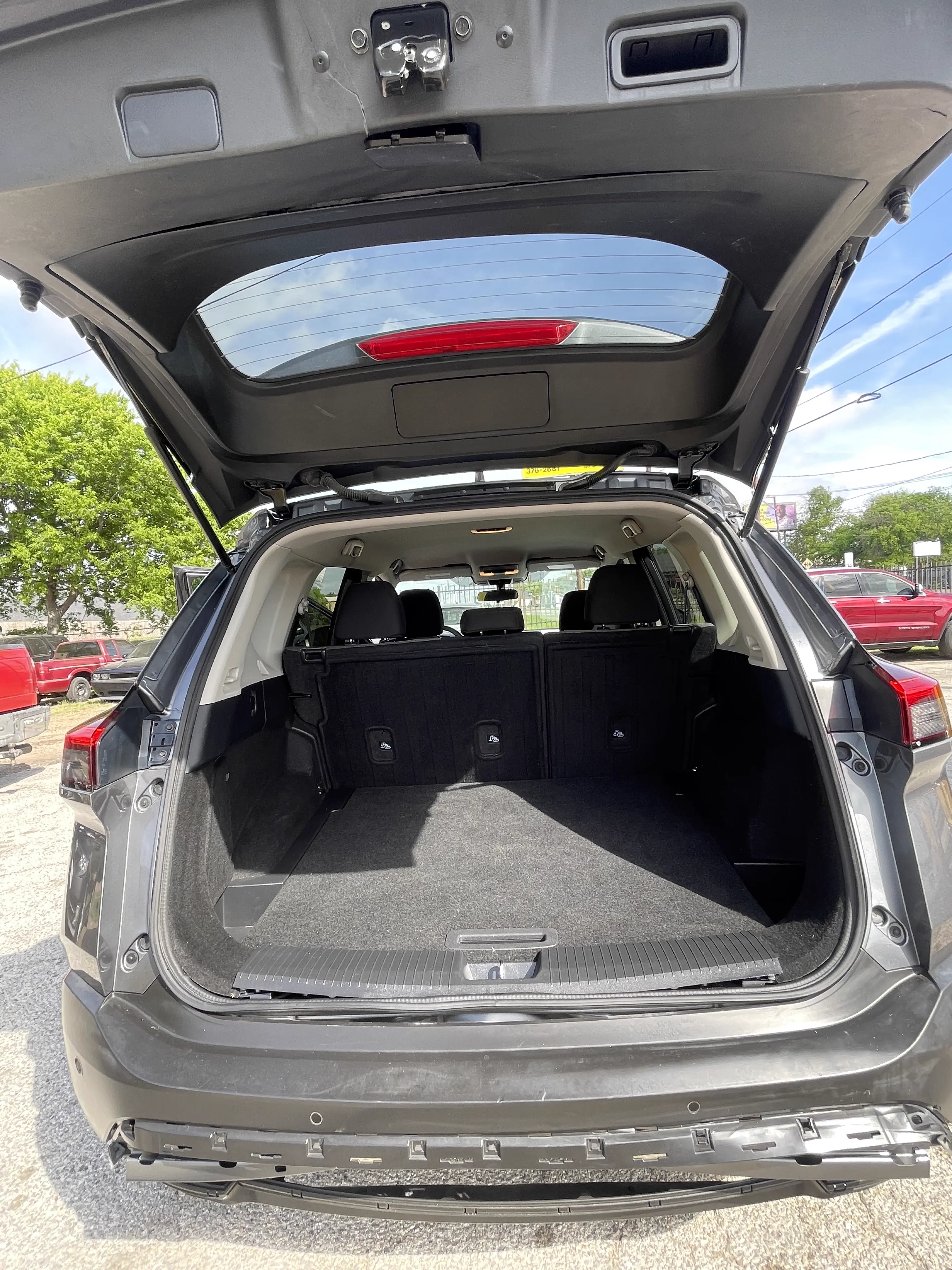 2021 Nissan Rogue — photo 8 of 9